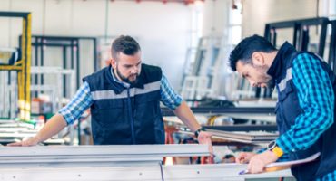 Influența culorii și texturii profilelor PVC asupra performanței termice: factori mai puțin cunoscuți