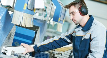 Dicționarul tâmplăriei PVC: ce înseamnă profil PVC, geam termopan, tripan, feronerie și coeficient termic